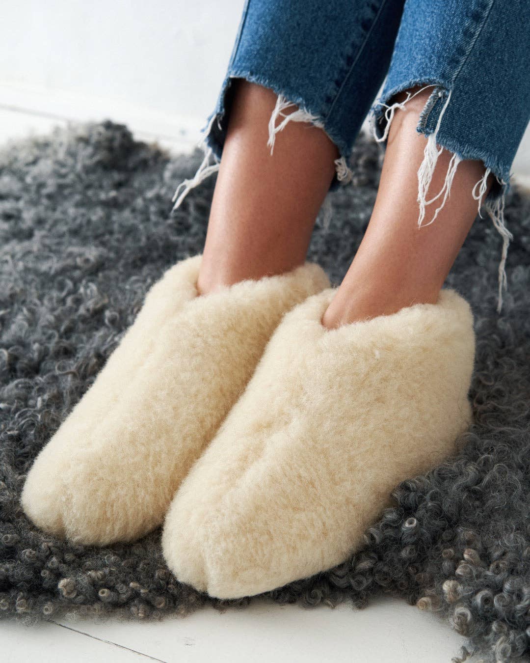 The Cozy Sheep Merinovillatossut – matala malli -valkoinen