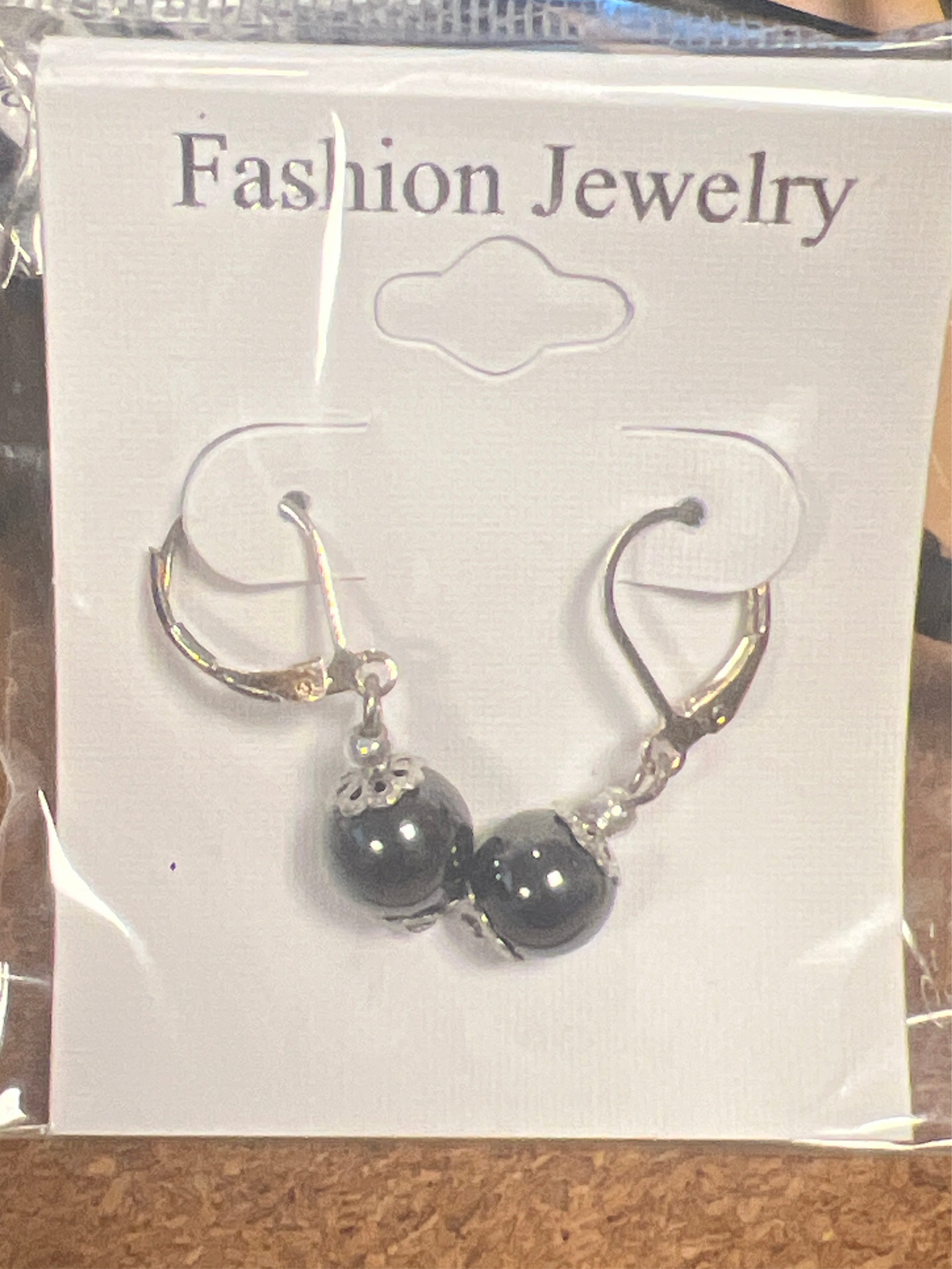 Magneettikorvakoru Musta helmi lukolla 800 g