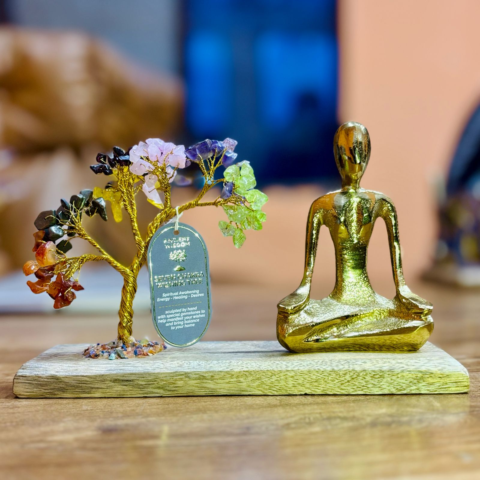 Chakra Kristallträd & Golden Mudra Meditationsfigur