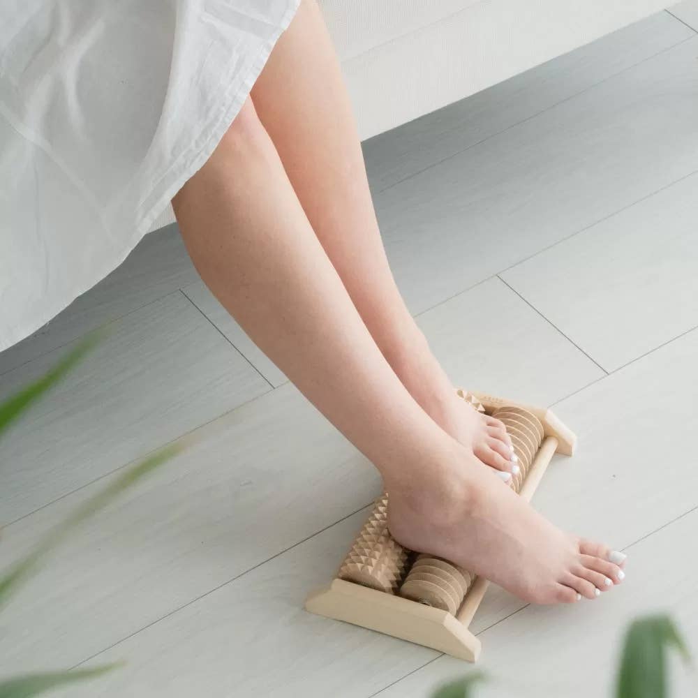 Akito fotmassör - trä