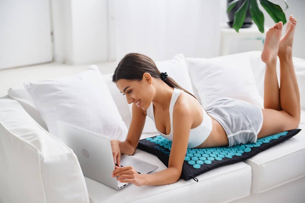 Akumata akupressurmatta med kudde – naturlig avslappning och smärtlindring