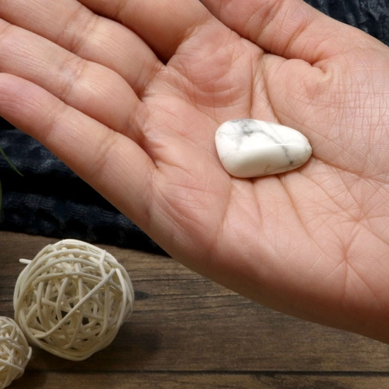 Polerad Howlit M-storlek 2-3cm