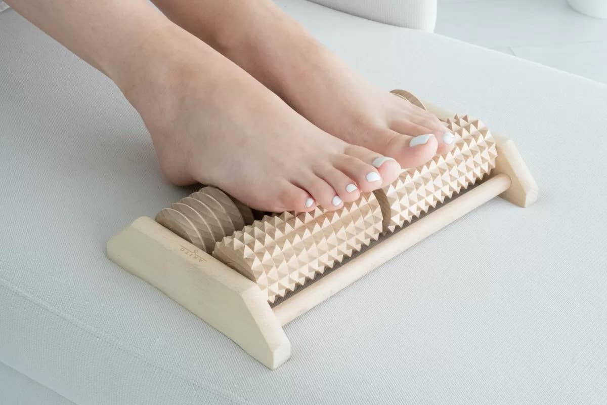 Akito fotmassör - trä